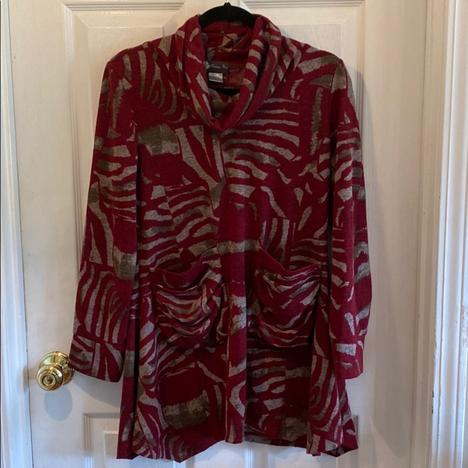 Damee, Inc Women’s Small High Loose Neck Print Tunic Top